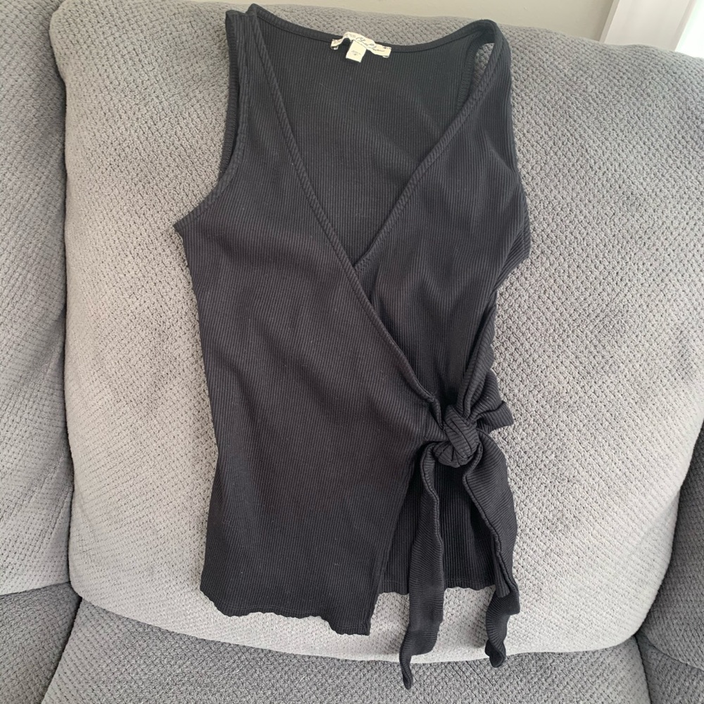 Express plunging V neck tank